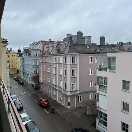 Am Konigsplatz *
